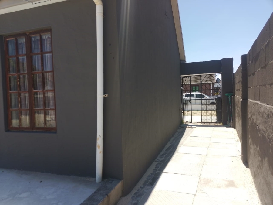 To Let 2 Bedroom Property for Rent in Malibu Village Western Cape